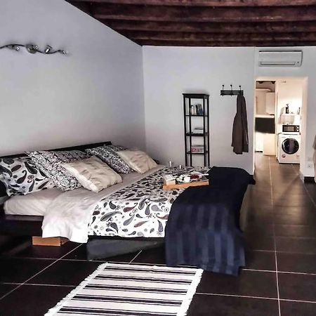Intero Appartamento Su Via Tortona-Darsena-Navigli Milão Exterior foto