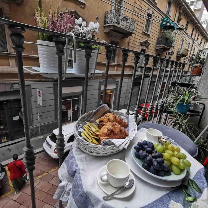 Intero Appartamento Su Via Tortona-Darsena-Navigli Milão Exterior foto